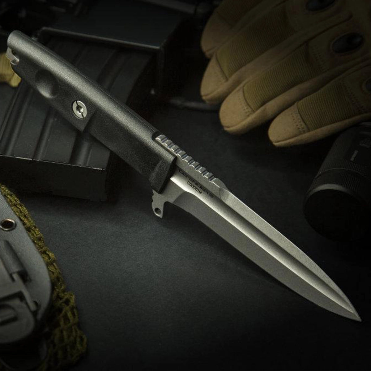 Extrema Ratio Defender 2 Fixed Blade Knife - Broad Arrow Tactical