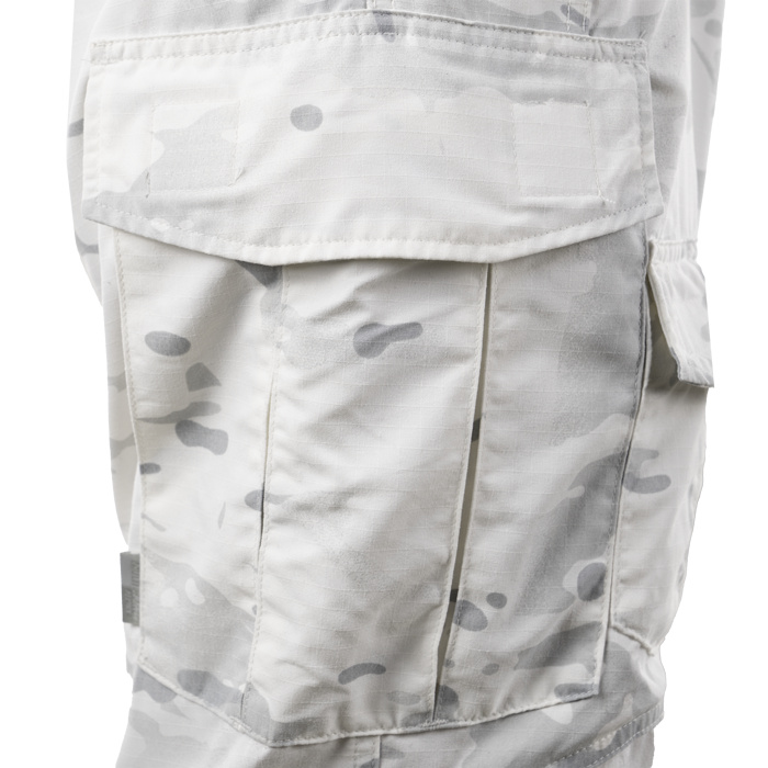 Internal cargo pocket water bottle/magazine stabilizer