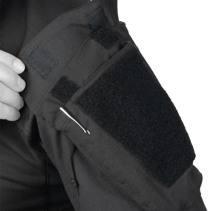 Dual entry shoulder pocket with low profile pen pocket