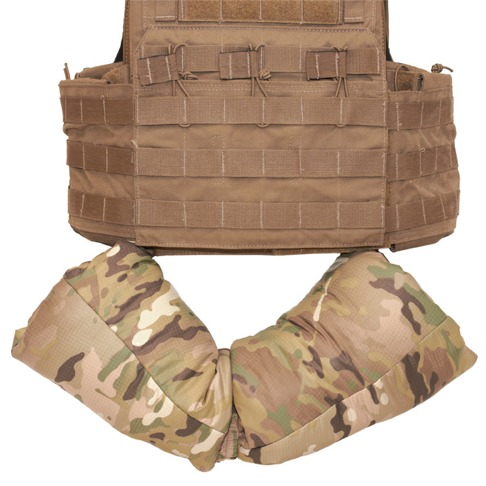 03 Can be stowed and mounted to vest as a hand warmer