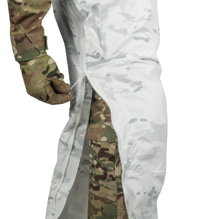 Full length zipper with snap at bottom hem  & 2 way slider
