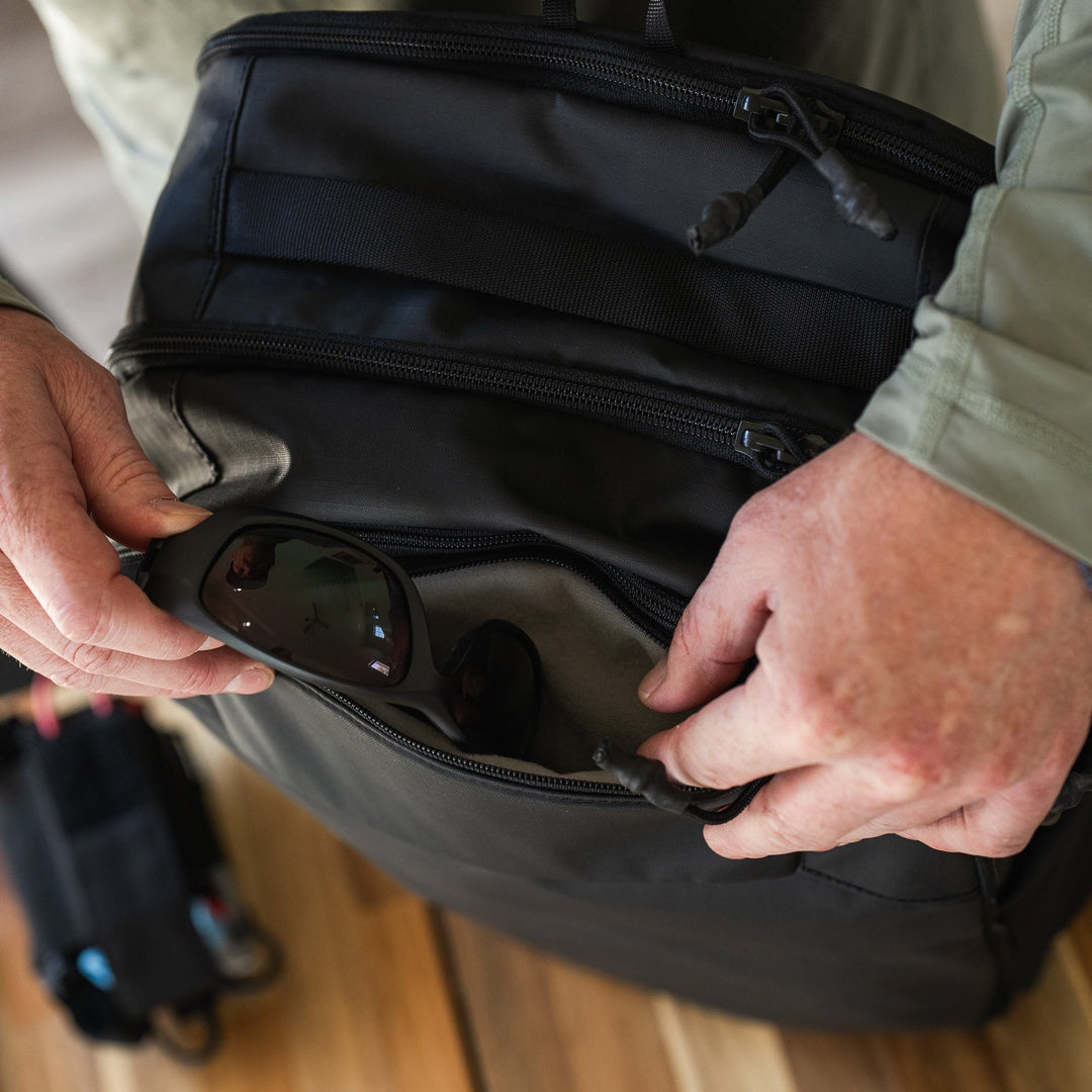 Vertx Urban Ghost Weekender 36L Travel Bag