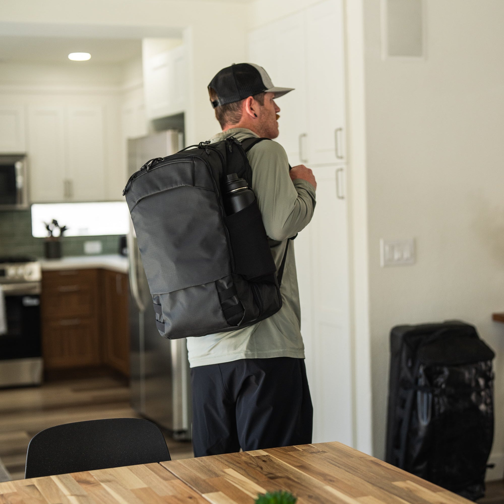 Vertx Urban Ghost Weekender 36L Travel Bag