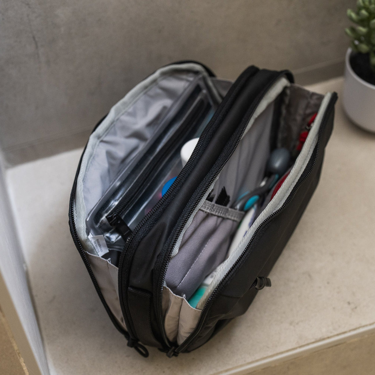 Vertx Urban Ghost Dopp Kit
