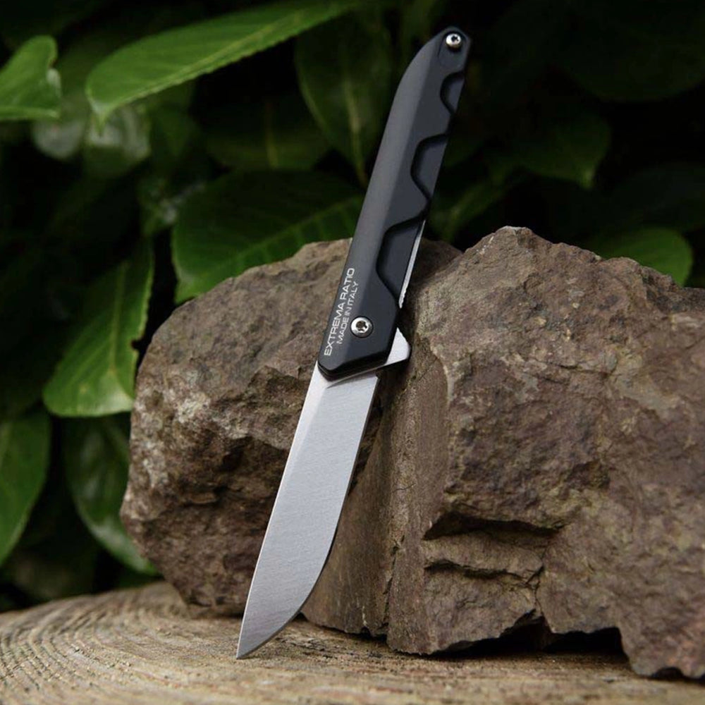Extrema Ratio Ferrum E Folding Knife