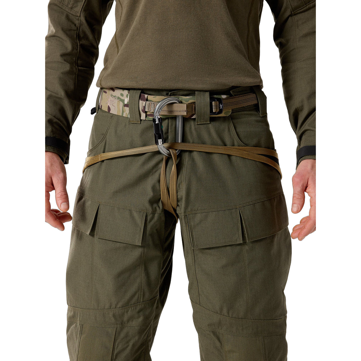 E220 Rigger s Harness Multicam II Front View