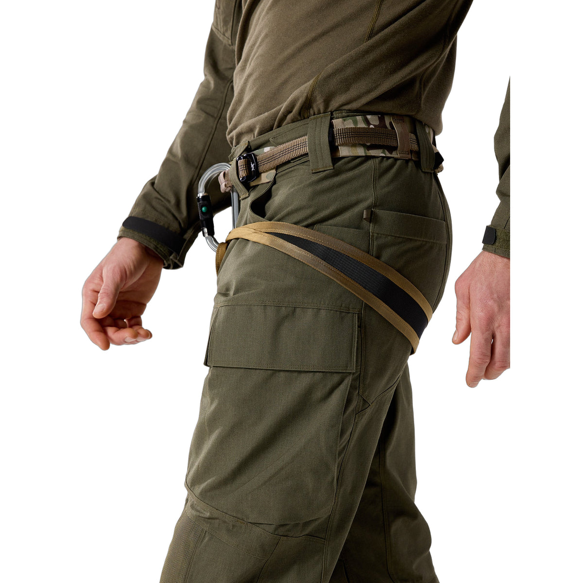 E220 Rigger s Harness Multicam II Side View