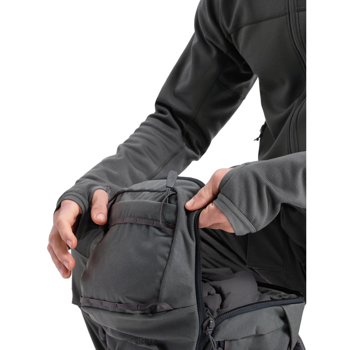 Naga Hoody Full Zip Gen 2.1 Wolf Detail 1