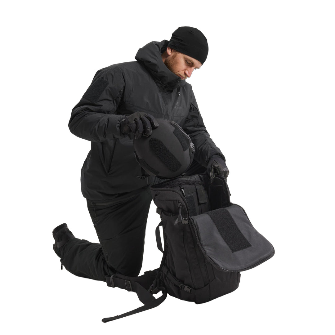 Assault Pack 30 Black Hover