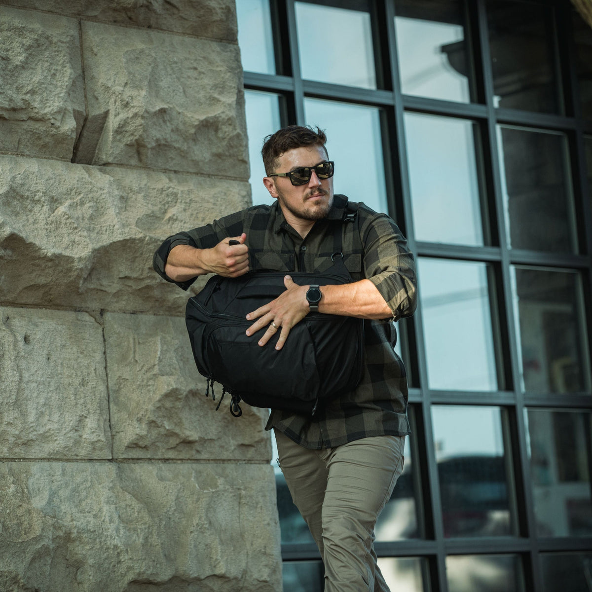 Vertx Gamut 22L Sling