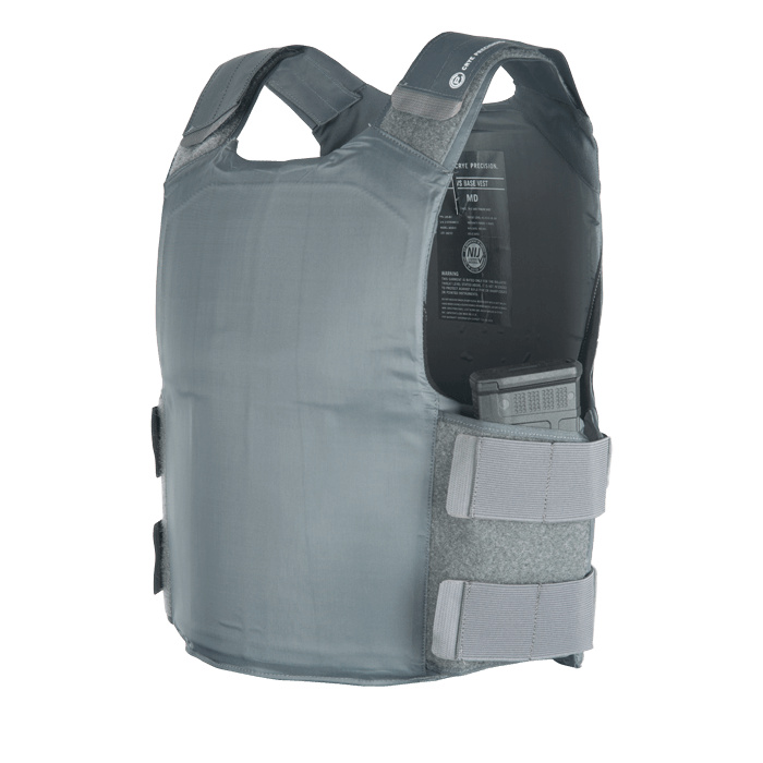 BUILT-IN POCKETS SUITABLE FOR RADIO, RIFLE MAG, PISTOL, OR PISTOL MAGS