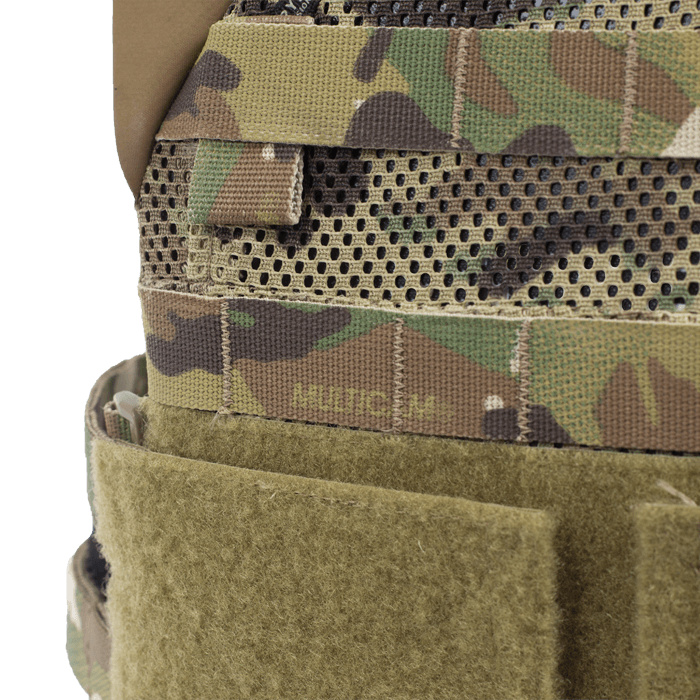 Hidden vertical webbing loops on front carrier to support detachable chest rigs