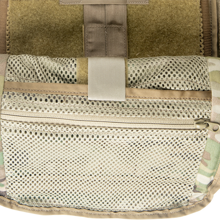 500D outer fabric, 250D Poly mesh inside pockets