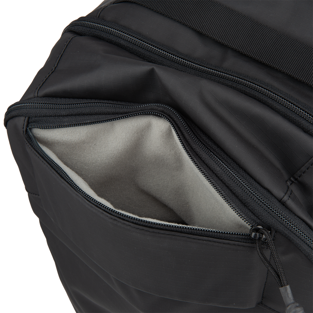 Vertx Urban Ghost Weekender 36L Travel Bag